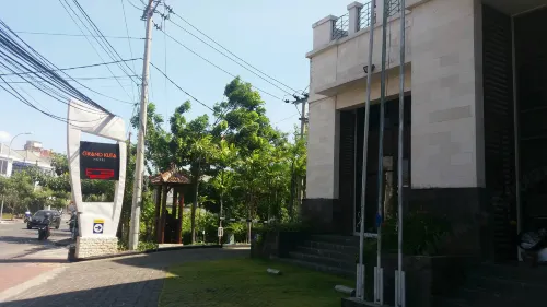 Grand Kuta Hotel and Residence Рядом с отелем Photos