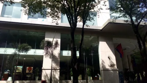 Central Palace Hotel Exterior Photos
