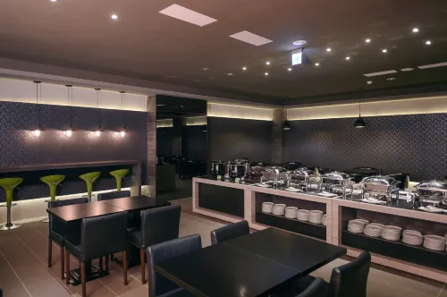 Kiwi Express Hotel Kaohsiung Jiuru Restauration Photos