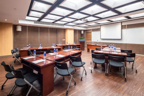 Mason Hotel Business Facilities Photos
