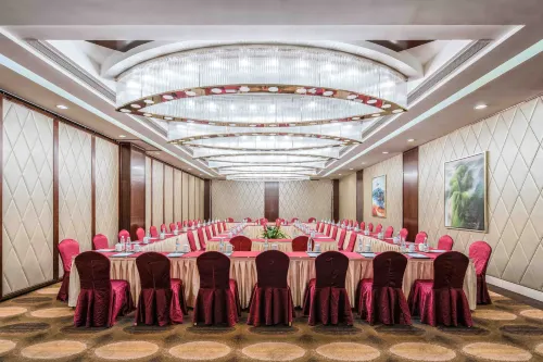 Golden Eagle Summit Hotel Kunming Espaces Affaires Photos