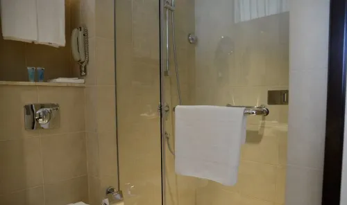 Centro Yas Island Rooms Photos