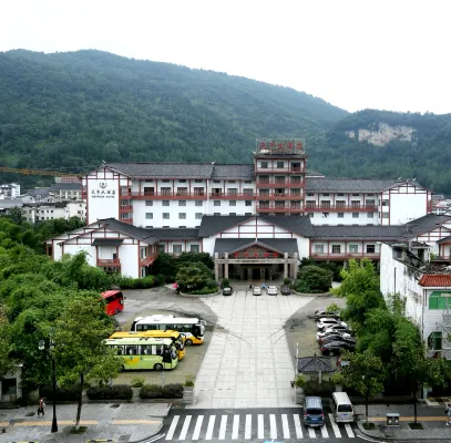 Emperor Hotel Exterior Photos