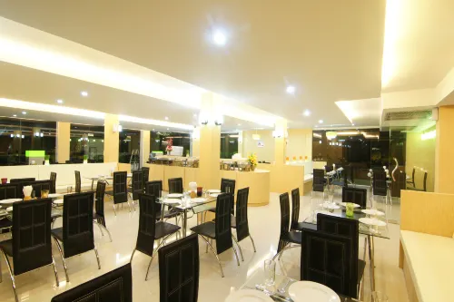 Dragon Beach Resort , Jomtien Beach Pattaya Питание Photos