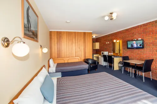 Torquay Tropicana Motel Rooms Photos