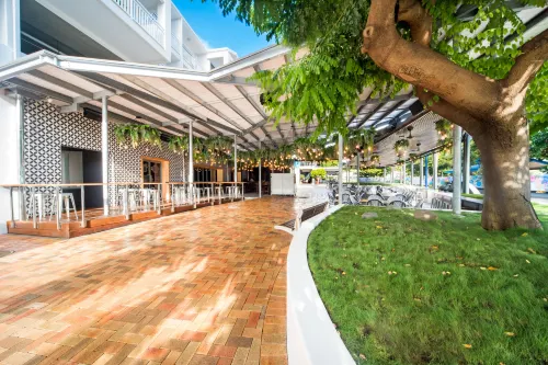 Airlie Beach Hotel Dining Photos