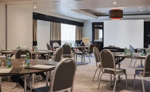 Towers Rotana Espaces Affaires Photos