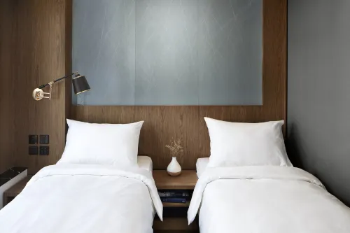 The OTTO Hotel Rooms Photos