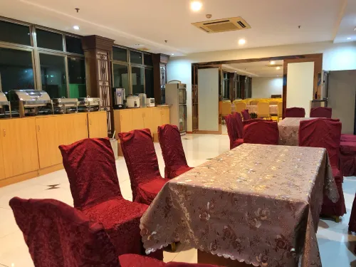 Haitao Hotel (Zhaoqing Seven Star Rock Archway Scenic Spot) Restauranger Photos
