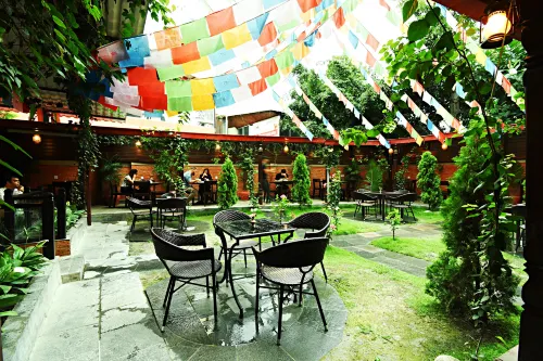 Hotel Buddha Restauration Photos