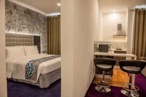 Fairway Colombo - Sri Lanka's First Hotel With Robot Technology Rooms Photos