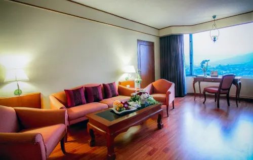 Duangtawan Hotel Chiang Mai Zimmer Photos