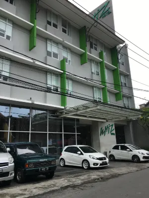 Whiz Hotel Malioboro Yogyakarta Eksterior Photos