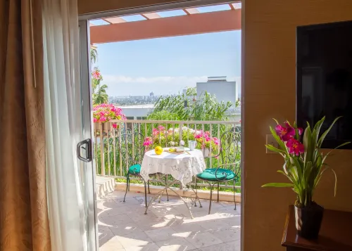 Best Western Plus Sunset Plaza Hotel Rooms Photos