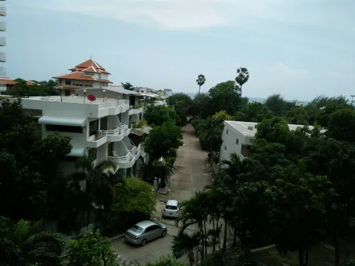 The Agate Pattaya Boutique Resort Рядом с отелем Photos