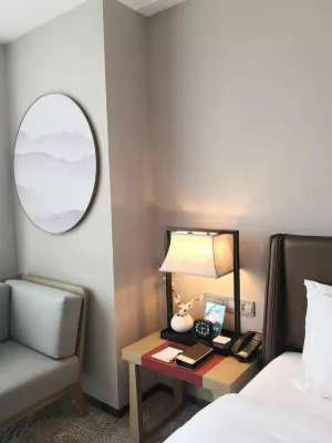 Mid-Level Hotel Photos