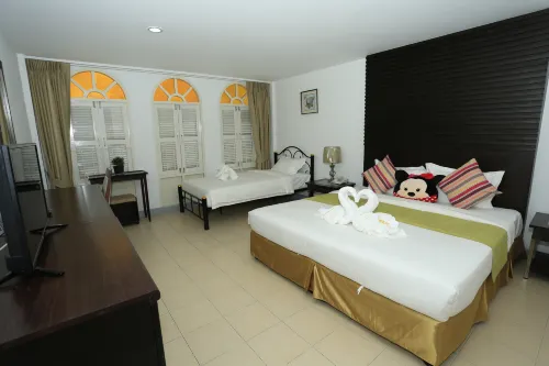 Sino House Patong Camere Photos