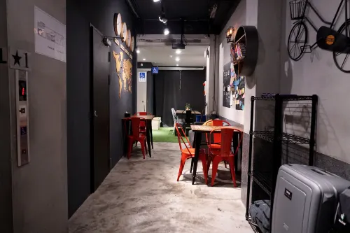 Dongmen 3 Capsule Inn Photos