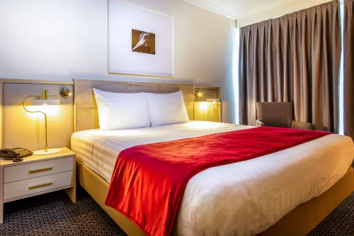 Drake Longchamp Rooms Photos
