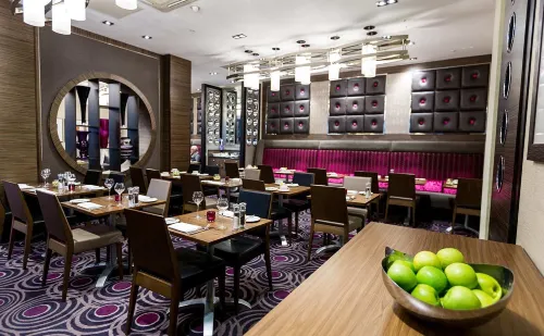 DoubleTree by Hilton London Victoria Dining Photos