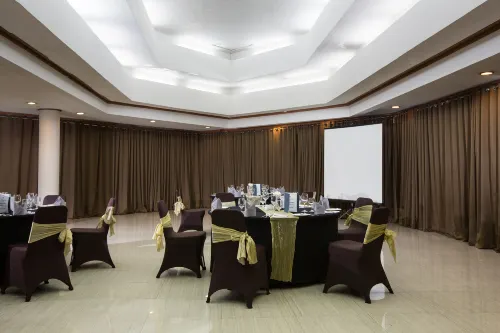 Hotel Santika Premiere Semarang Espaces Affaires Photos