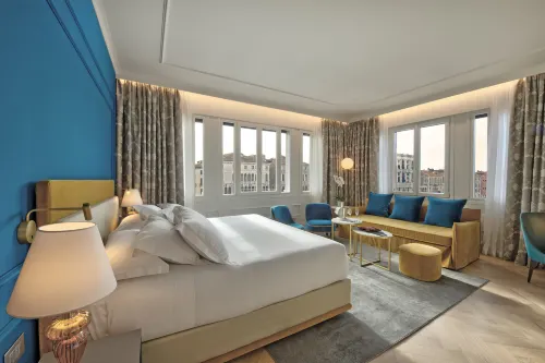H10 Palazzo Canova Featured Photos