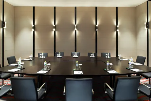 Four Points by Sheraton Qingdao, West Coast Business Facilities Photos