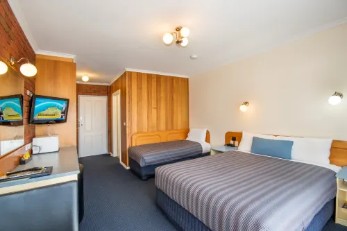 Torquay Tropicana Motel Rooms Photos