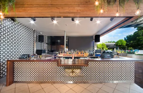 Airlie Beach Hotel Dining Photos