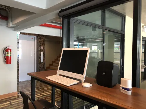 Travelier Hostel Area Publik Photos
