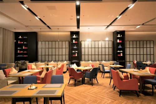 Mid-Level Hotel Ăn uống Photos