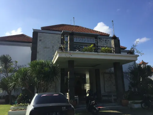 Teges Inn Kuta Esterni Photos