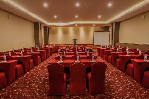 PrimeBiz Hotel Surabaya Business Photos