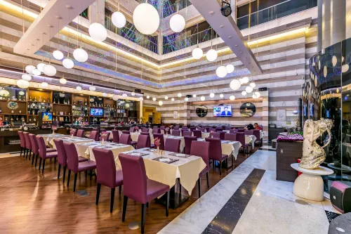 The Bauhinia Hotel Shenzhen (Luohu Port Grand Theatre Metro Station) Restauration Photos