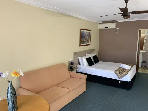 Cumberland Motor Inn Rooms Photos