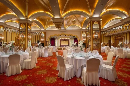 Celebrity International Grand Hotel À ne pas manquer Photos