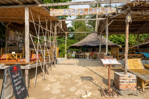 Isara Lanta Beach Resort Restauration Photos