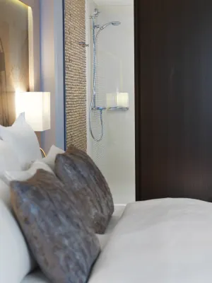 Renaissance Zurich Tower Hotel Rooms Photos