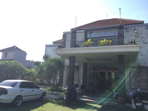 Teges Inn Kuta Esterni Photos