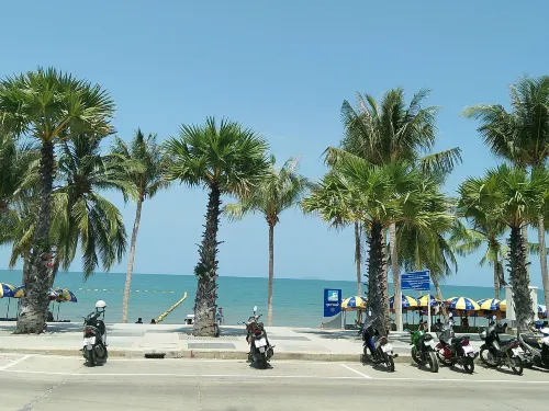 The Agate Pattaya Boutique Resort Рядом с отелем Photos