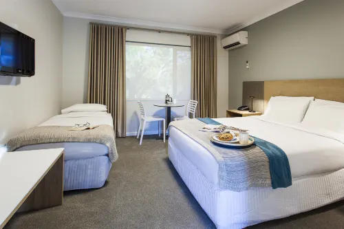 Kings Park Motel Featured Photos