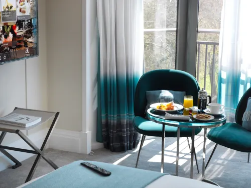 The Athenaeum Hotel & Residences Camere Photos