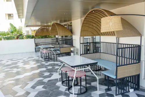 Hotel Louis Kienne Pemuda Makanan Photos