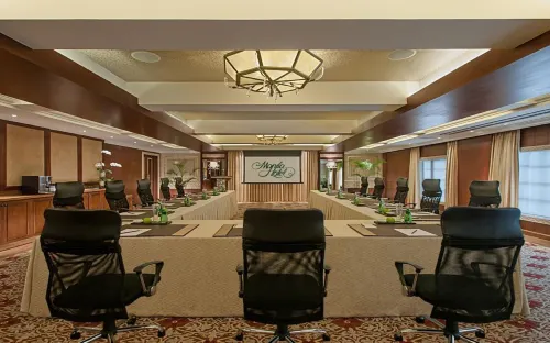 The Manila Hotel Business Facilities Photos