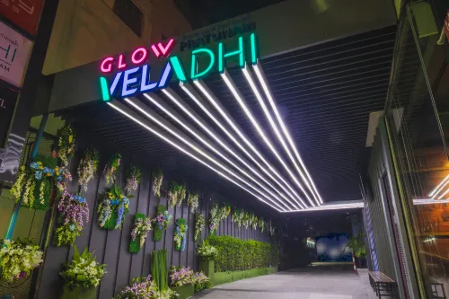 Vela Dhi Glow Pratunam Exterior Photos