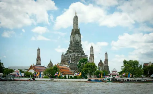Riva Surya Bangkok À proximité de l'hôtel Photos