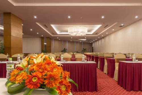 Muong Thanh Grand Nha Trang Hotel Питание Photos