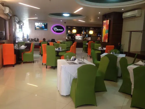 Allure Hotel & Suites Restauration Photos