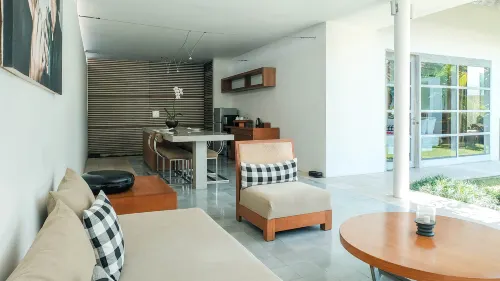 Uma Sapna Camere Photos