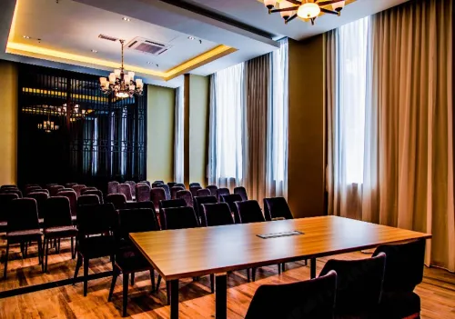 Grand Flora Hotel Бизнес-удобства Photos